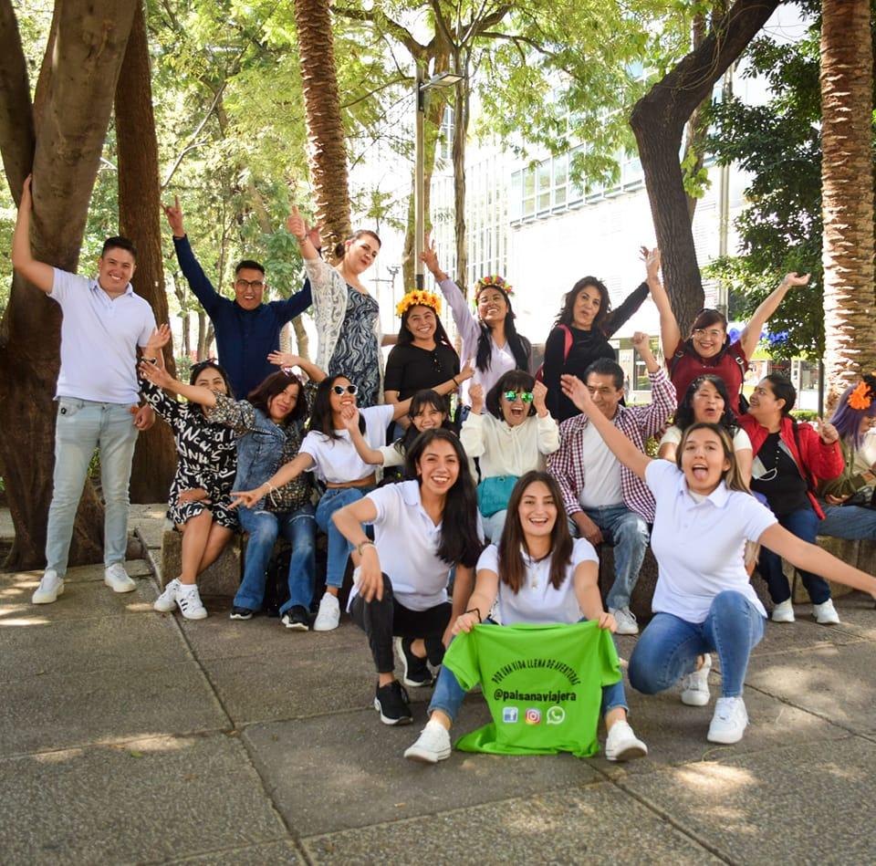 Grupo de viajeros Paisana Viajera en la Ciudad de México